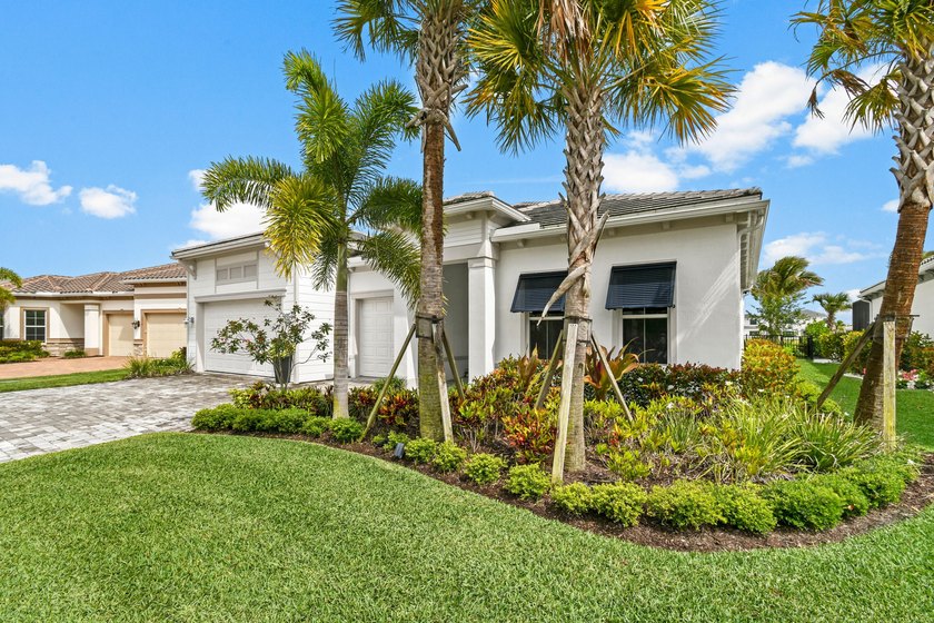Some homes just stop you in your tracks - and this one is - Beach Home for sale in Palm Beach Gardens, Florida on Beachhouse.com
