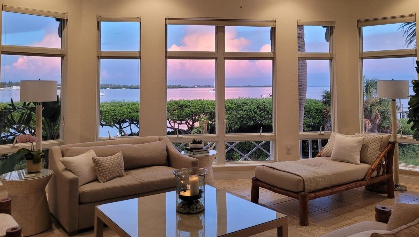 Under contract-accepting backup offers. Enjoy stunning - Beach Condo for sale in Bradenton Beach, Florida on Beachhouse.com