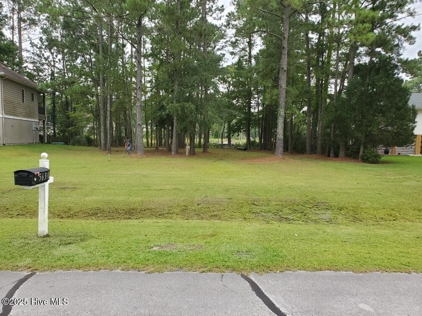 BUILD YOUR DREAM HOUSE ON THIS WATERFRONT LOT!! Imagine waking - Beach Lot for sale in New Bern, North Carolina on Beachhouse.com