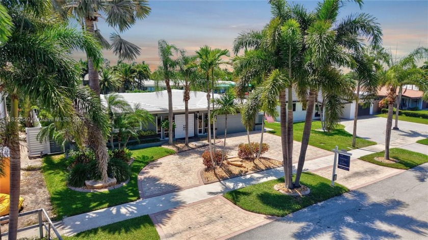 Beautifully maintained 3BR/2BA waterfront home + den in - Beach Home for sale in Pompano Beach, Florida on Beachhouse.com