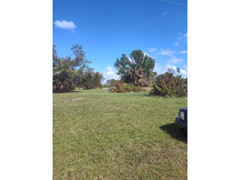 This lot has ample space for a spacious home, pool, and garage - Beach Lot for sale in Placida, Florida on Beachhouse.com