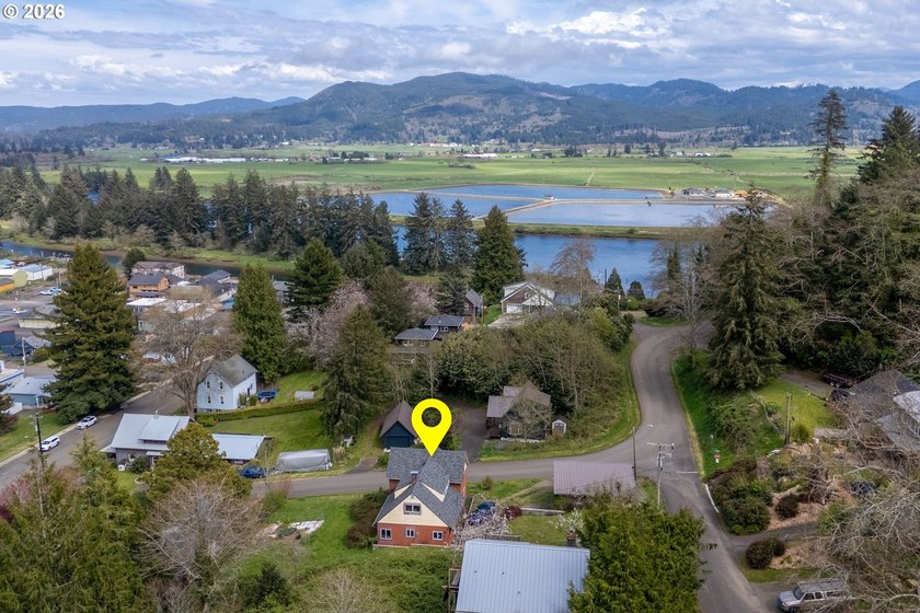 Charming Coastal Farmhouse in the Heart of Nehalem. Perfectly - Beach Home for sale in Nehalem, Oregon on Beachhouse.com