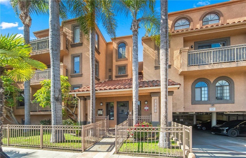 Welcome to this Mediterranean-style condominium located on a - Beach Condo for sale in Long Beach, California on Beachhouse.com