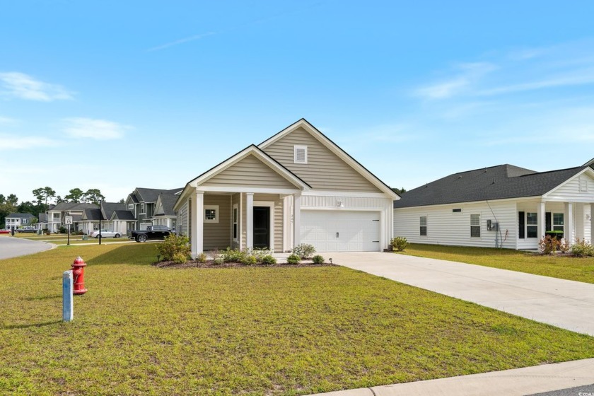 Welcome to 245 Craigflower Ct in Queens Park - where comfort - Beach Home for sale in Longs, South Carolina on Beachhouse.com