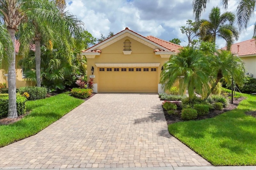 Discover the charm and comfort of this inviting home nestled - Beach Home for sale in Lakewood Ranch, Florida on Beachhouse.com