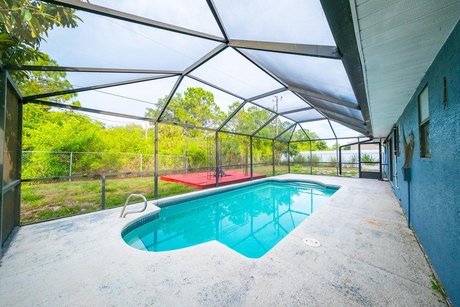 Incredible Pool Home in Palm Bay- Single floor living that - Beach Home for sale in Palm Bay, Florida on Beachhouse.com