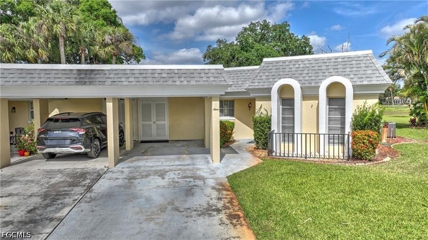 Welcome home to this spacious two bedroom, two bathroom condo in - Beach Condo for sale in Lehigh Acres, Florida on Beachhouse.com