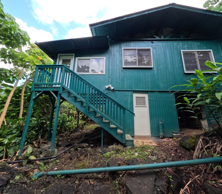 This is a leasehold property. Old Style Macadamia Nut and Kona - Beach Home for sale in Kailua Kona, Hawaii on Beachhouse.com