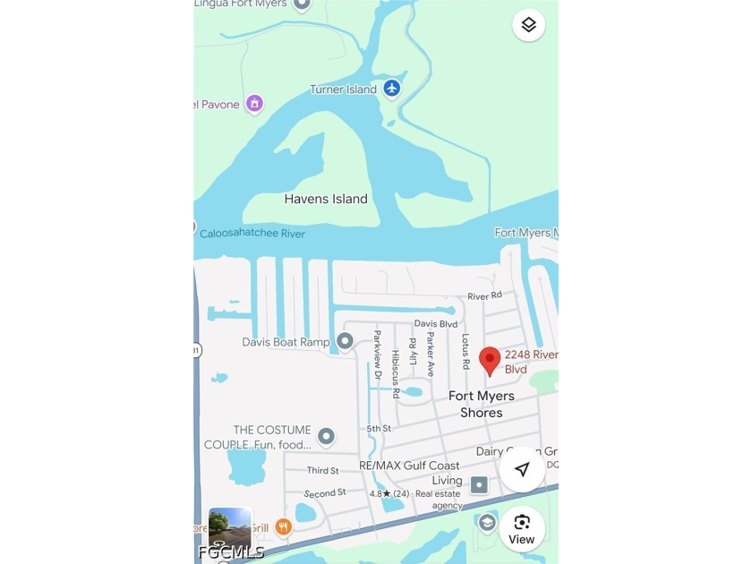Beautiful corner lot in a well established neighborhood, waking - Beach Home for sale in Fort Myers, Florida on Beachhouse.com
