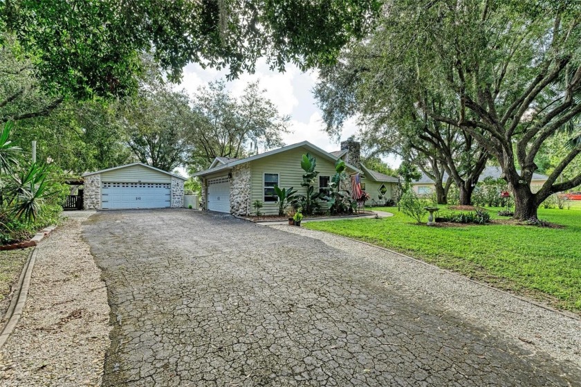 Looking for a beautiful property with more than one acre lot - Beach Home for sale in Bradenton, Florida on Beachhouse.com