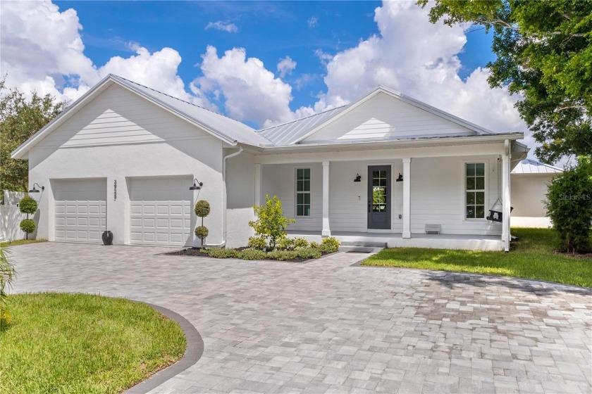 No need to look any further when you visit this nearly new - Beach Home for sale in Sarasota, Florida on Beachhouse.com