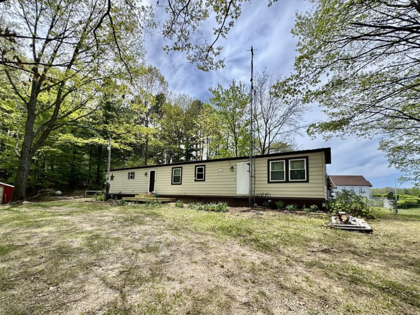 Perfect Country Escape home & property in Mason County. This - Beach Home for sale in Free Soil, Michigan on Beachhouse.com