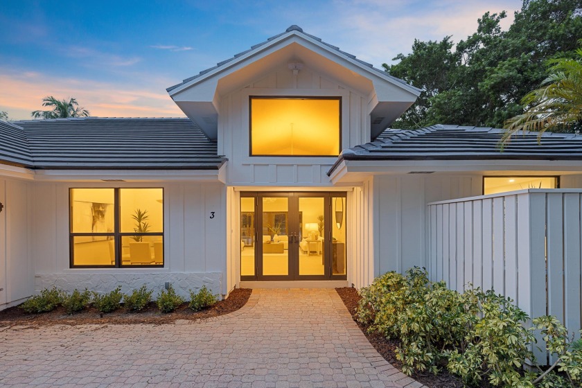 Designed to impress! This recently renovated 4,500 sq. ft - Beach Home for sale in Palm Beach Gardens, Florida on Beachhouse.com