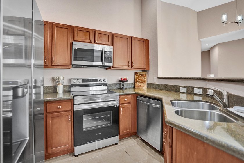 Motivated seller! This move-in-ready 2-bedroom, 2-bath townhome - Beach Townhome/Townhouse for sale in Riviera Beach, Florida on Beachhouse.com