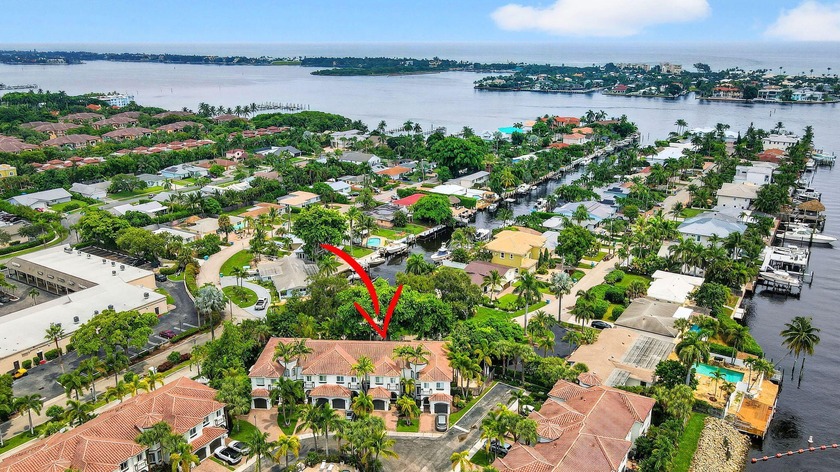 Welcome to this spacious 3-bedroom, 2.5-bath townhome with a - Beach Townhome/Townhouse for sale in Boynton Beach, Florida on Beachhouse.com