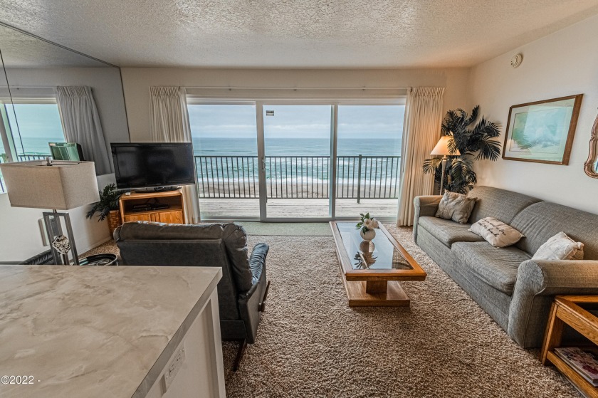Oceanfront, unobstructed ocean views, 3rd floor unit featuring 1 - Beach Condo for sale in Lincoln City, Oregon on Beachhouse.com