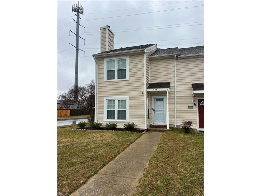 Spacious end-unit townhouse in the Virginia Beach, located in - Beach Townhome/Townhouse for sale in Virginia Beach, Virginia on Beachhouse.com
