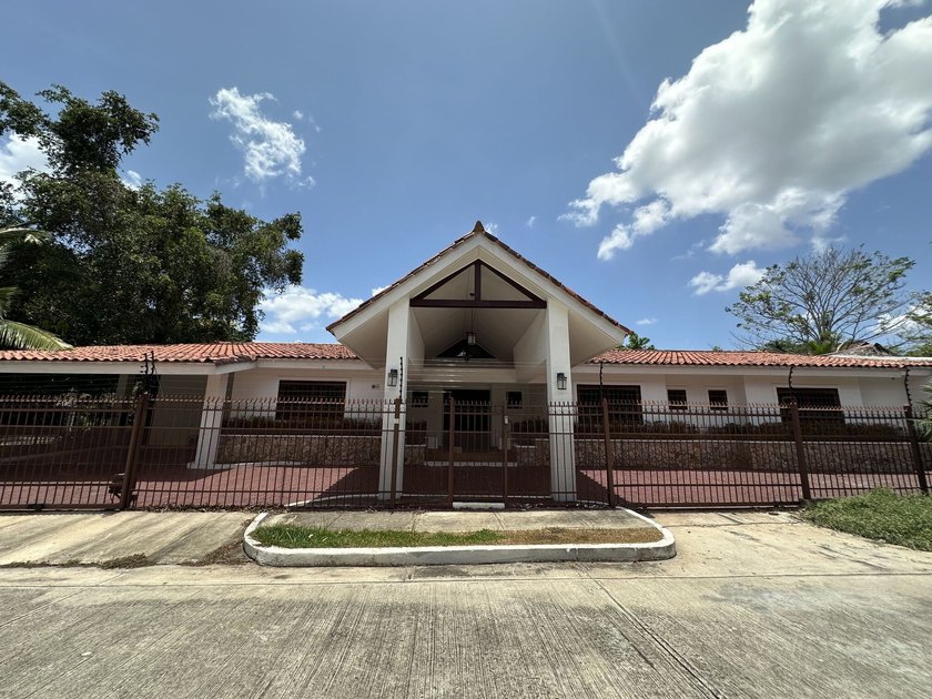 Luxurious and spacious house located in Albrook, with incredible - Beach Home for sale in Panama City,  on Beachhouse.com