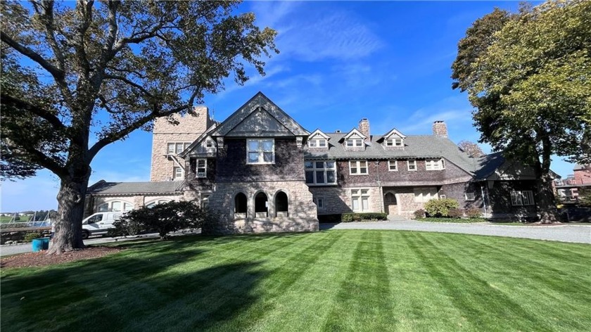 A rare opportunity to own at BEECHBOUND. A unique and - Beach Condo for sale in Newport, Rhode Island on Beachhouse.com