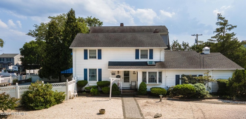 Welcome home to this charming shore colonial on a corner - Beach Home for sale in Point Pleasant, New Jersey on Beachhouse.com