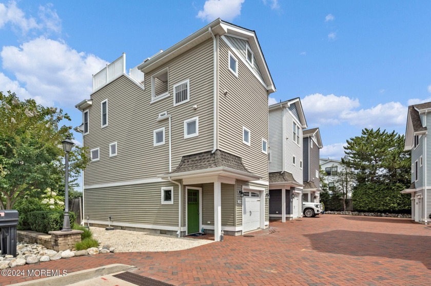 Welcome home to this beautiful, fully furnished single family - Beach Condo for sale in Ship Bottom, New Jersey on Beachhouse.com