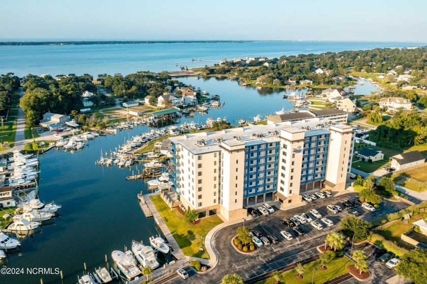 The Harborside Club at 70 West is a waterfront condominium - Beach Condo for sale in Morehead City, North Carolina on Beachhouse.com