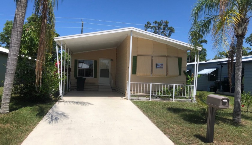 Opportunity Awaits. Transform this fixer upper into your dream - Beach Home for sale in Fort Pierce, Florida on Beachhouse.com