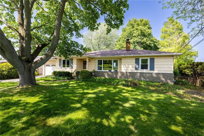 Dreaming of owning your own waterfront retreat? Start your - Beach Home for sale in Rochester, New York on Beachhouse.com