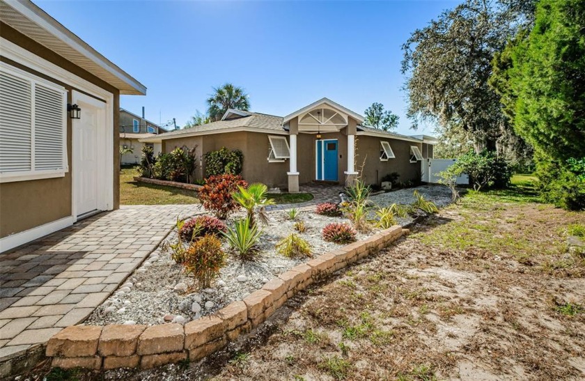 RARE OPPORTUNITY! This 3 bedroom, 2 bath home is on a saltwater - Beach Home for sale in Holiday, Florida on Beachhouse.com
