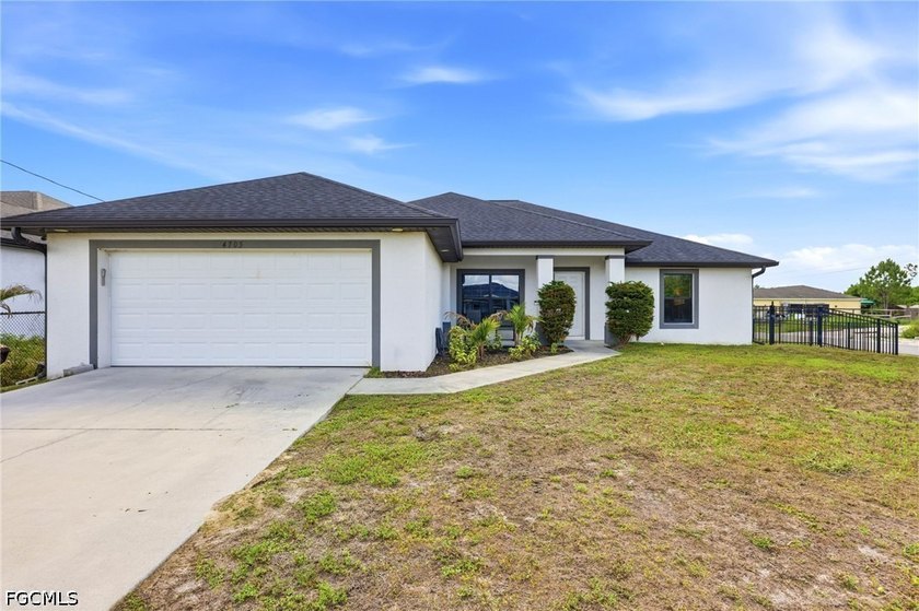 Beautifully maintained 4-bedroom, 2-bath pool home offering 2 - Beach Home for sale in Lehigh Acres, Florida on Beachhouse.com