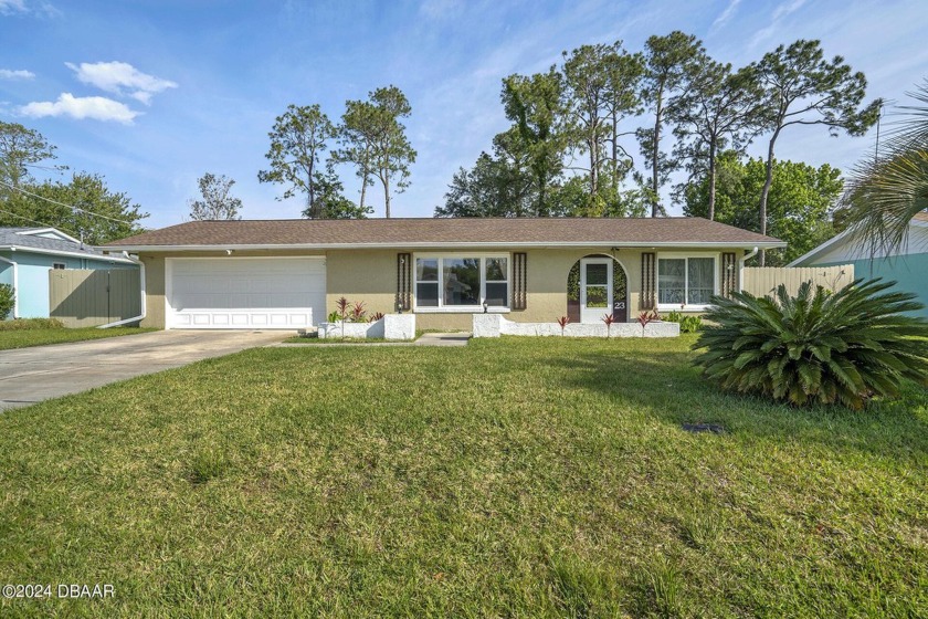 Welcome to your dream oasis in Palm Coast! This stunning home is - Beach Home for sale in Palm Coast, Florida on Beachhouse.com