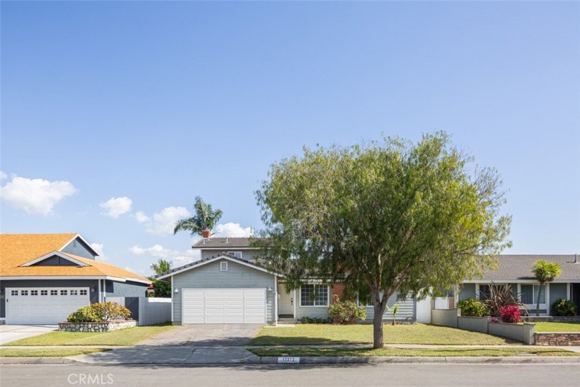 17372 Forbes Lane in Huntington Beach is a beautifully updated - Beach Home for sale in Huntington Beach, California on Beachhouse.com