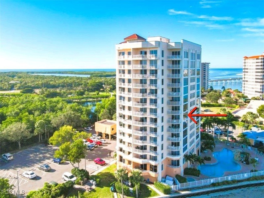THE BEST LOCATION IN THE COMPLEX! Floor-to-ceiling glass walls - Beach Condo for sale in Fort Myers Beach, Florida on Beachhouse.com