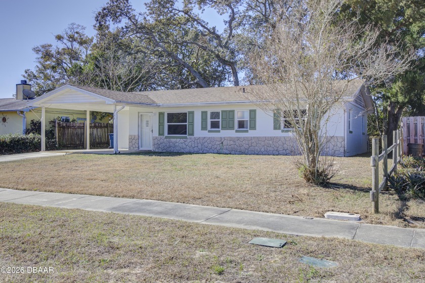 ** ORMOND BEACH 4 Bedroom - 2 Bath ** See this MOVE-IN READY - Beach Home for sale in Ormond Beach, Florida on Beachhouse.com