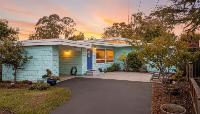 Welcome to this inviting open concept mid-century bungalow - Beach Home for sale in Aptos, California on Beachhouse.com