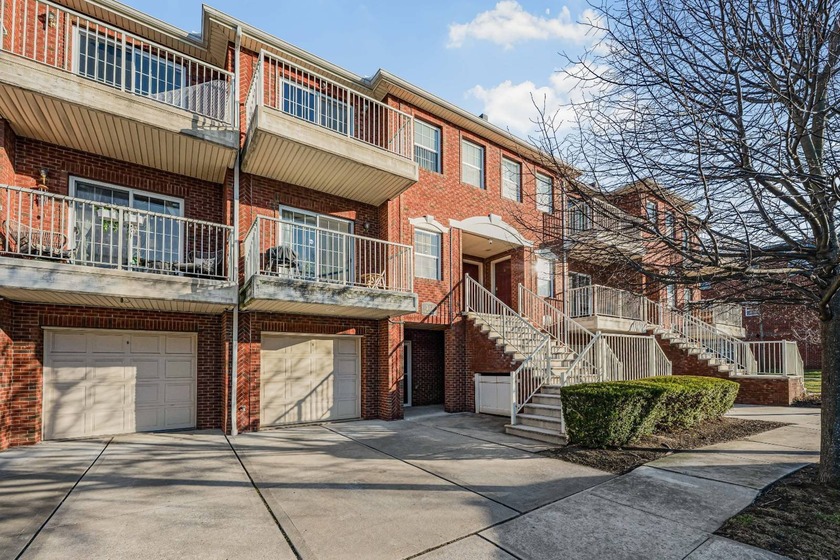 Beautifully maintained condo located in College Point, offering - Beach Condo for sale in College Point, New York on Beachhouse.com