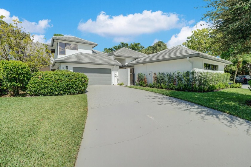 Welcome home to Breakers West! This stunningly renovated 3 BR, 2 - Beach Townhome/Townhouse for sale in West Palm Beach, Florida on Beachhouse.com