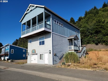 PANORAMIC BEACH AND OCEAN VIEWS WITH DEEDED BEACH ACCESS, NO - Beach Home for sale in Gold Beach, Oregon on Beachhouse.com