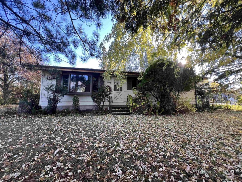An enchanted garden just out your back door! This south Superior - Beach Home for sale in Superior, Wisconsin on Beachhouse.com