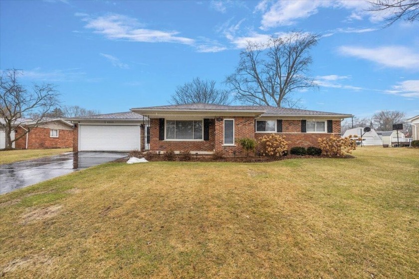 Welcome to the Rhoads Subdivision! This beautiful Weinberger - Beach Home for sale in Shelby, Michigan on Beachhouse.com