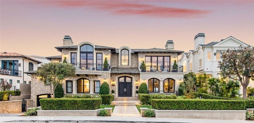Take this opportunity to preview a custom-built home in the Hill - Beach Home for sale in Manhattan Beach, California on Beachhouse.com