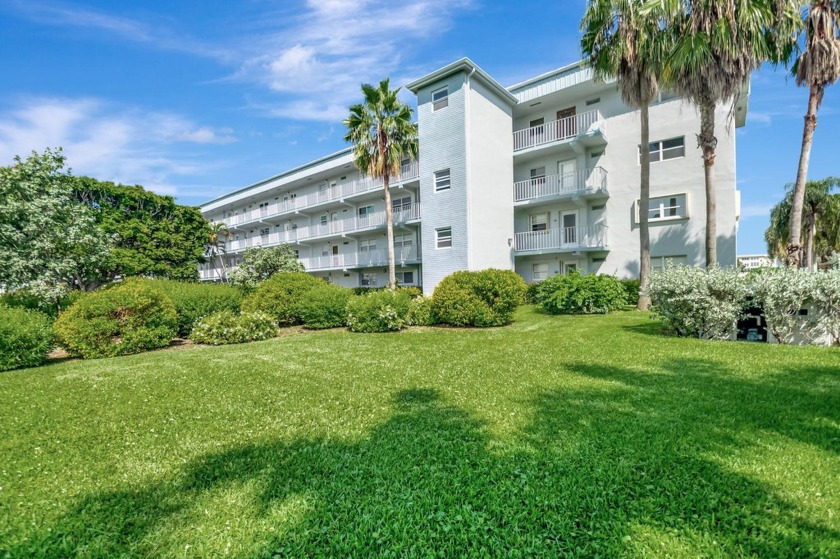 Run, don' t walk!!!  This is a wonderful and RARE OPPORTUNITY to - Beach Condo for sale in Boynton Beach, Florida on Beachhouse.com