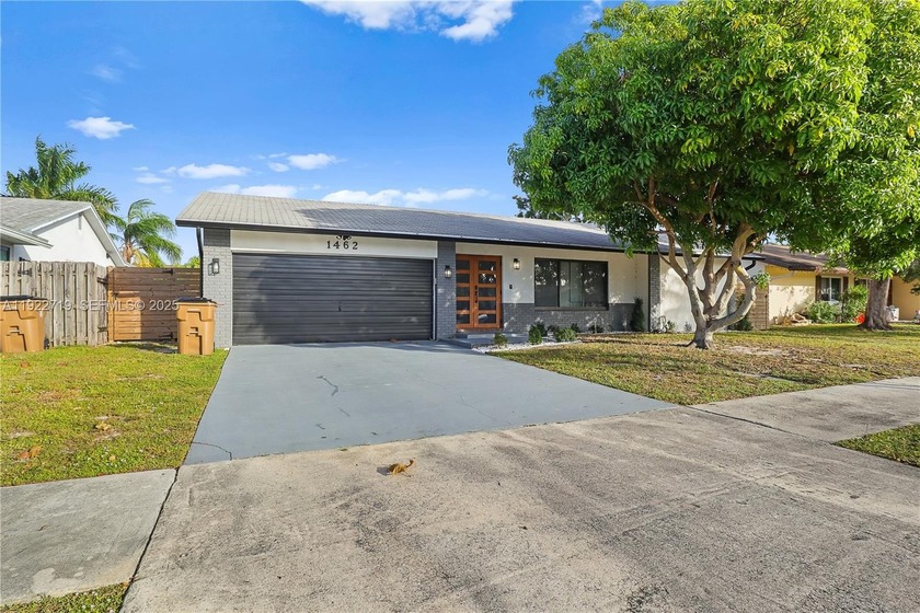 BEAUTIFUL 3 BEDROOMS 2 BATHROOMS SINGLE-FAMILY HOME WITH A POOL - Beach Home for sale in Deerfield Beach, Florida on Beachhouse.com