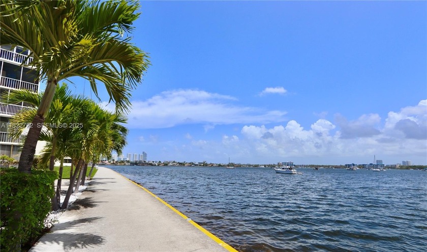 SELLER RELOCATED - MAKE OFFER! ENJOY BREATHTAKING, UNOBSTRUCTED - Beach Condo for sale in Aventura, Florida on Beachhouse.com