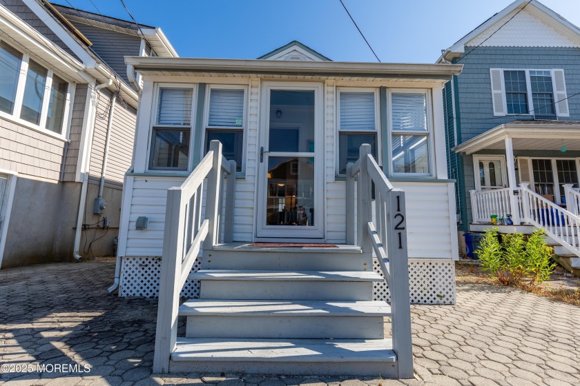 Welcome to 121 L Street in Seaside Park! This charming bayside - Beach Home for sale in Seaside Park, New Jersey on Beachhouse.com