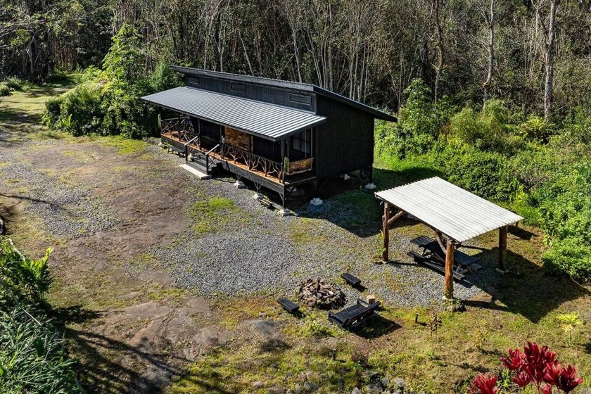 There is nothing currently on the market like this newer custom - Beach Home for sale in Mountain View, Hawaii on Beachhouse.com