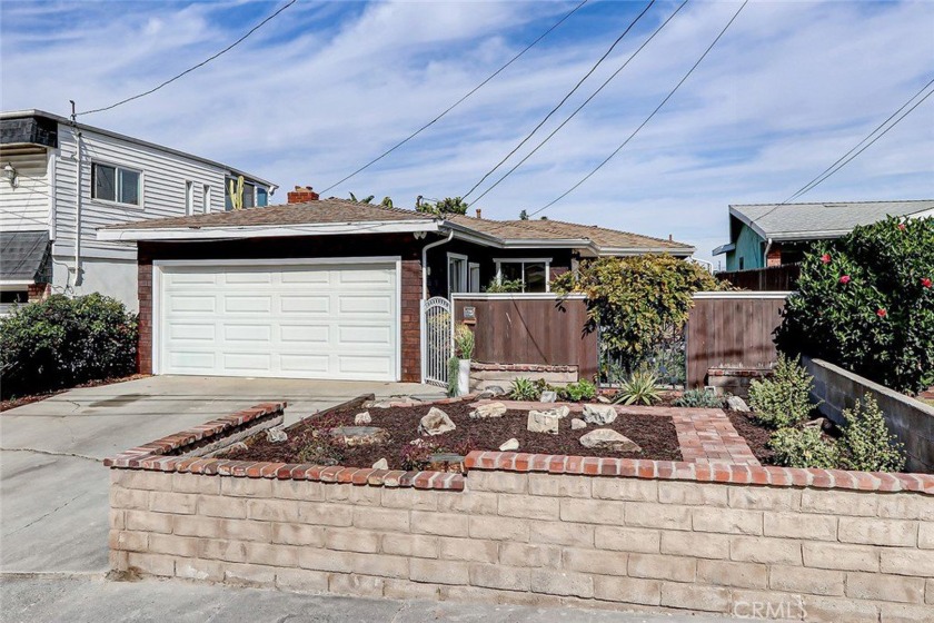 Location, Location! Don't miss this charming single-family home - Beach Home for sale in Redondo Beach, California on Beachhouse.com