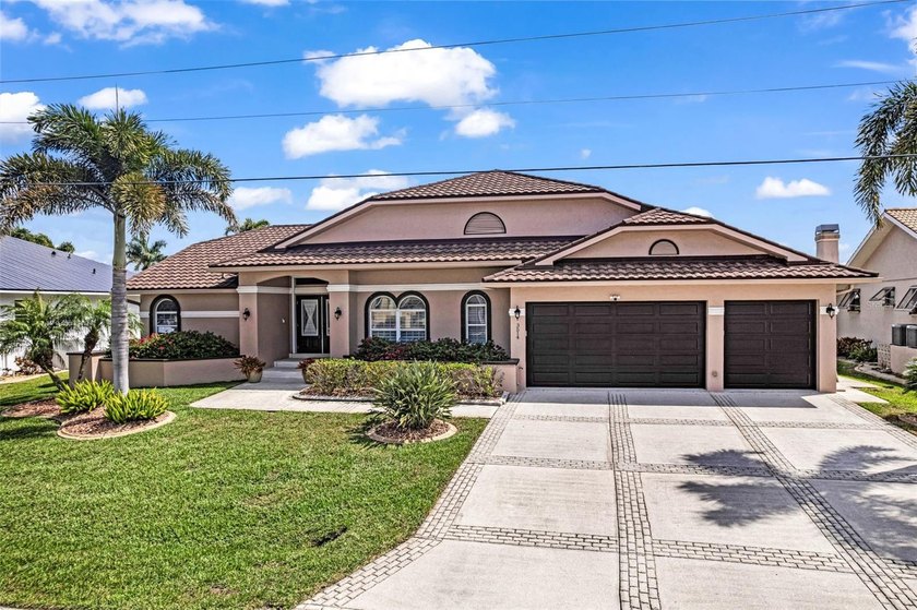 Under contract-accepting backup offers. Waterfront Living in - Beach Home for sale in Punta Gorda, Florida on Beachhouse.com
