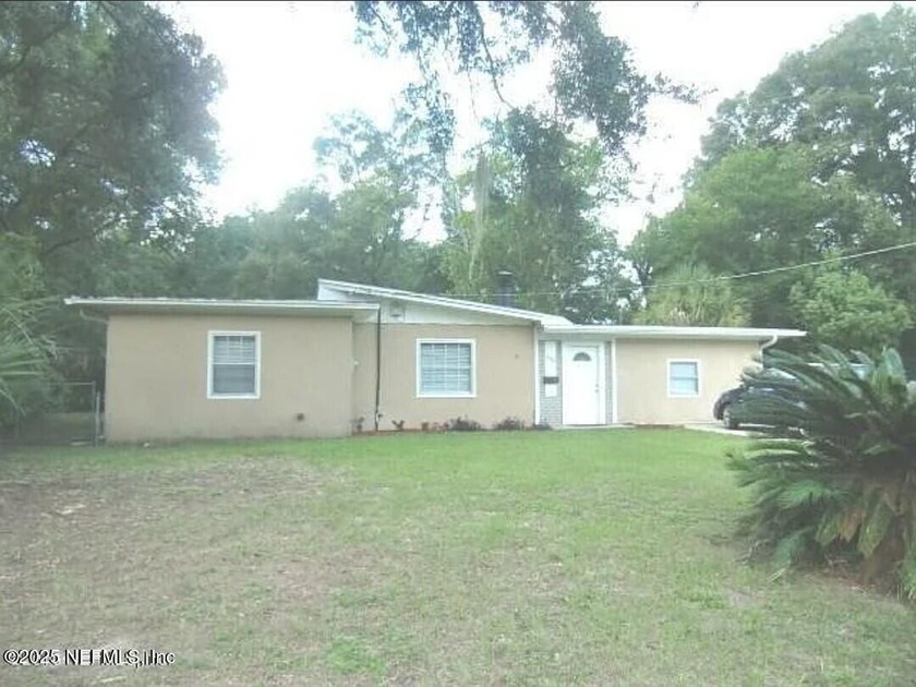 Perfect investment property,Block stucco house 4/2 with Plenty - Beach Home for sale in Jacksonville, Florida on Beachhouse.com