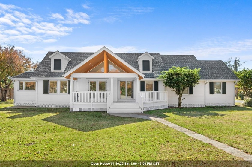 Situated on 0.51 acres with additional batture property across - Beach Home for sale in Houma, Louisiana on Beachhouse.com